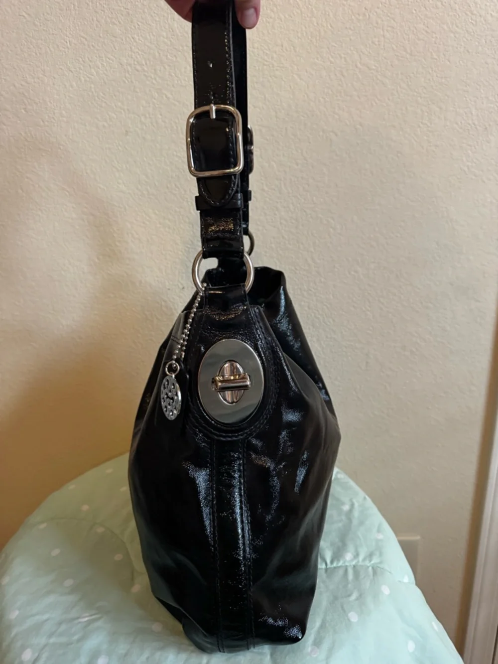 Coach Peyton black patent leather hobo purse 19755